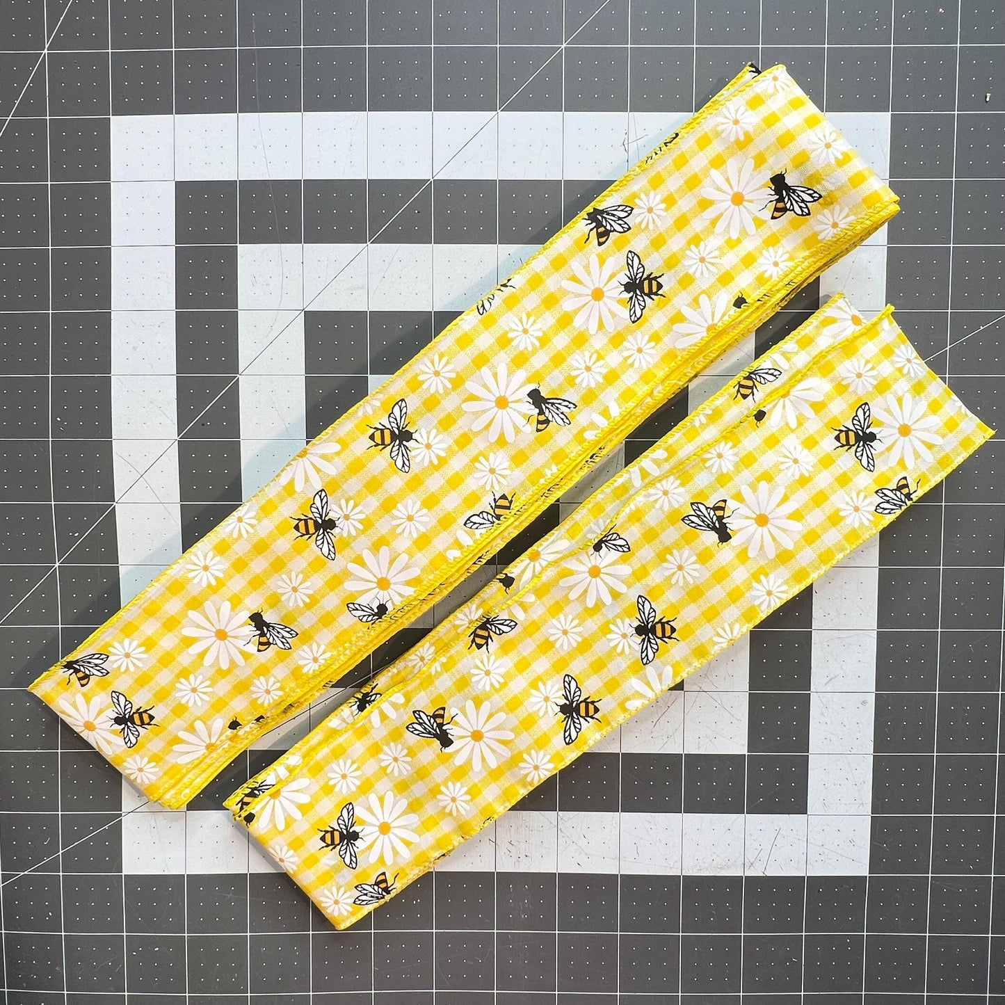 Honey Bee & Co Wreath Kit WITH VIDEO, Do It Yourself Thin Wreath Kit, Yellow and Beige Bee Ribbon Mesh Sign Bundle, DIY Spring Summer Decor