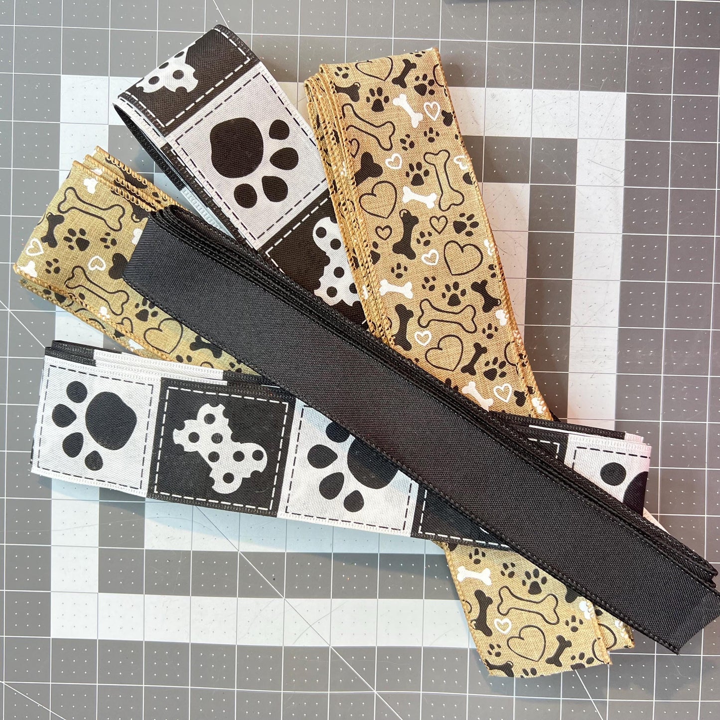 Dog Wreath Kit WITH VIDEO: DIY Beige Mesh, "Beware of Dog Kisses" Sign