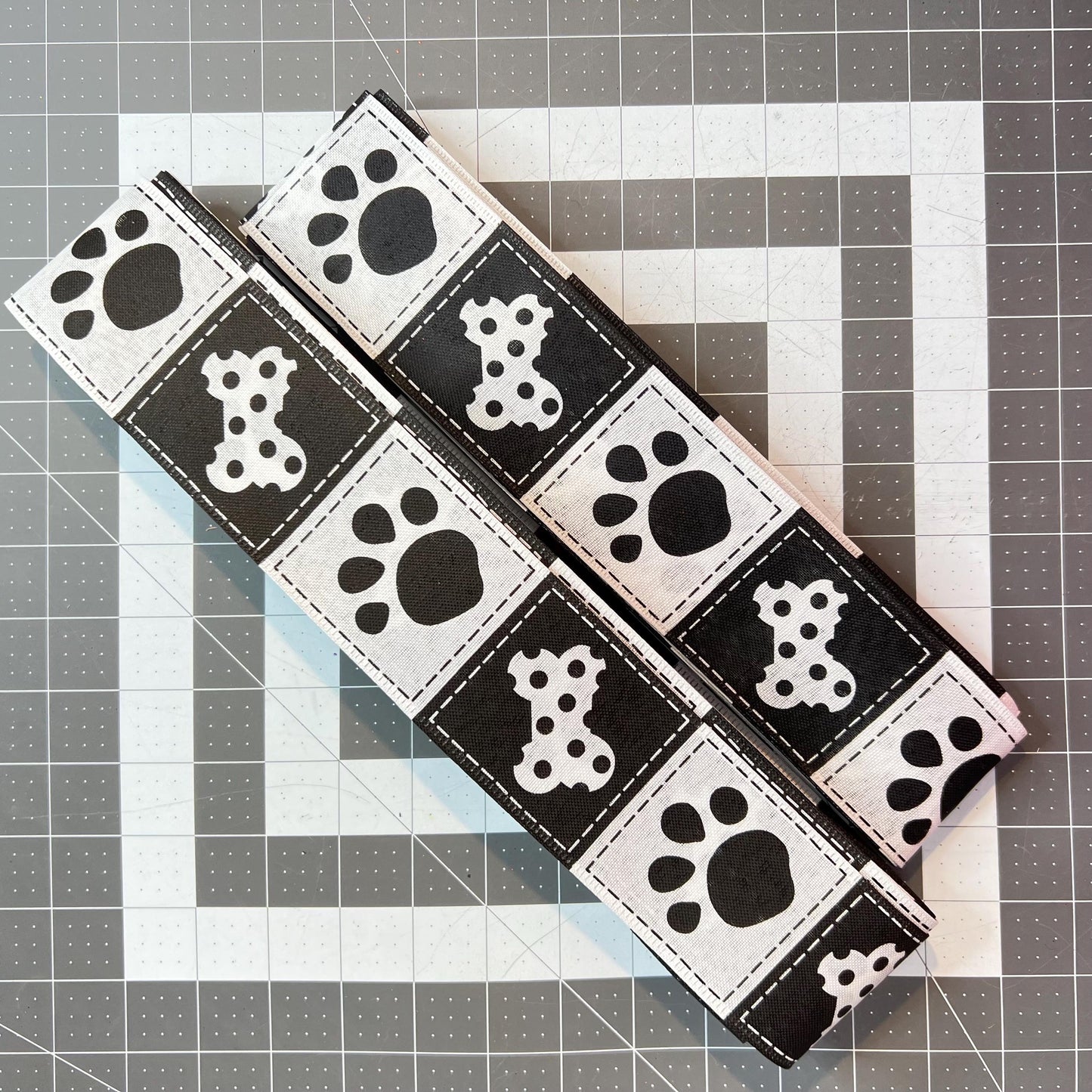Dog Wreath Kit WITH VIDEO: DIY Beige Mesh, "Beware of Dog Kisses" Sign