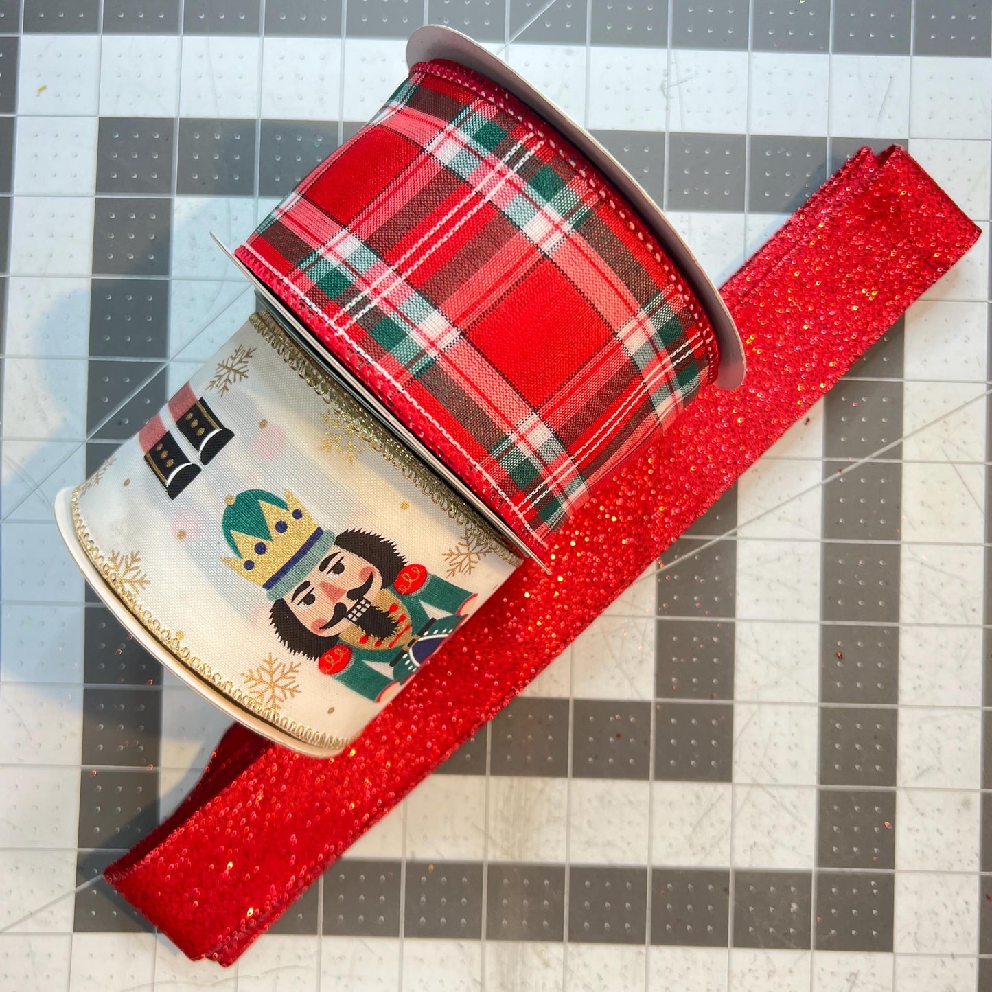 Large Christmas Wreath Kit, Nutcracker Evergreen Wreath Kit, Do It Yourself Christmas Door or Wall Decor, 12 Days of Christmas Decoration
