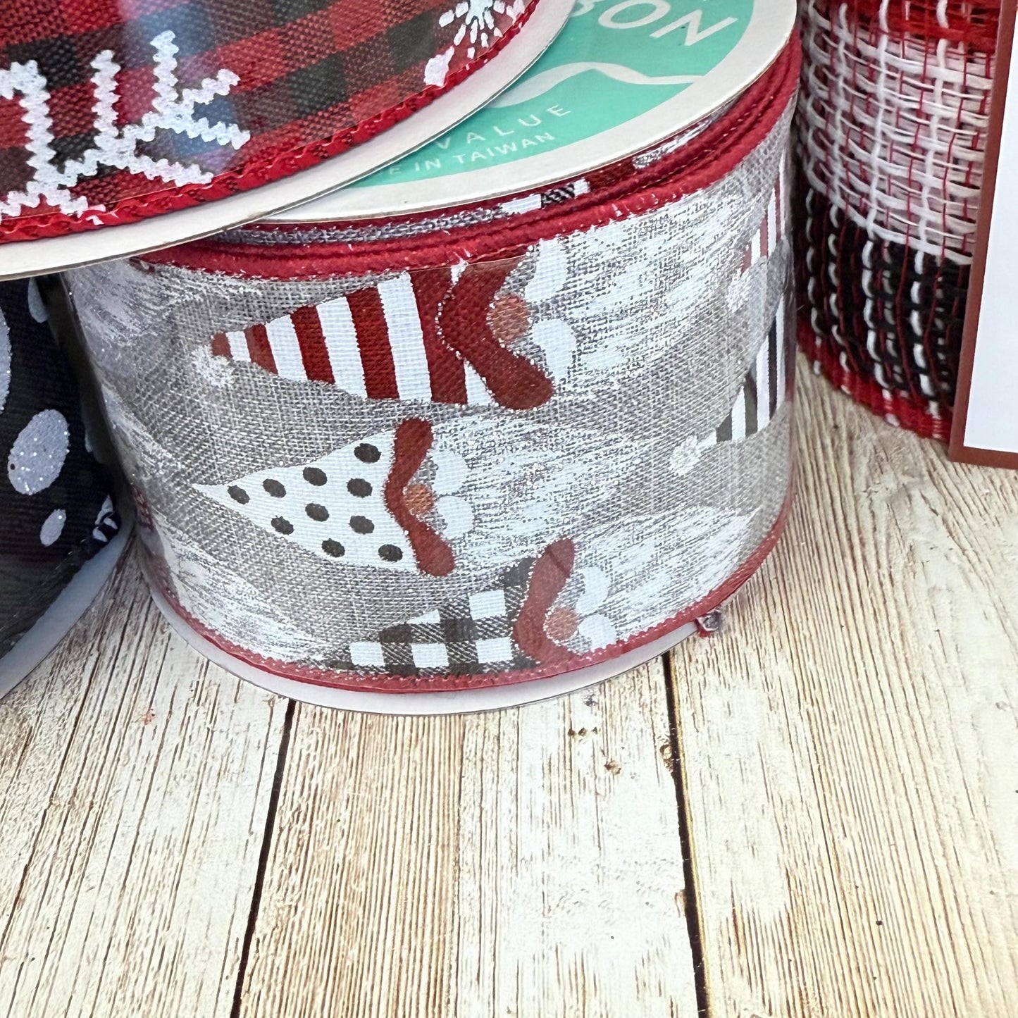Holiday Wreath Kit, Thin Christmas Gnome Wreath Kit, Do It Yourself Christmas Wreath Kit, Red and Silver Gnome Ribbon Mesh and Sign Bundle