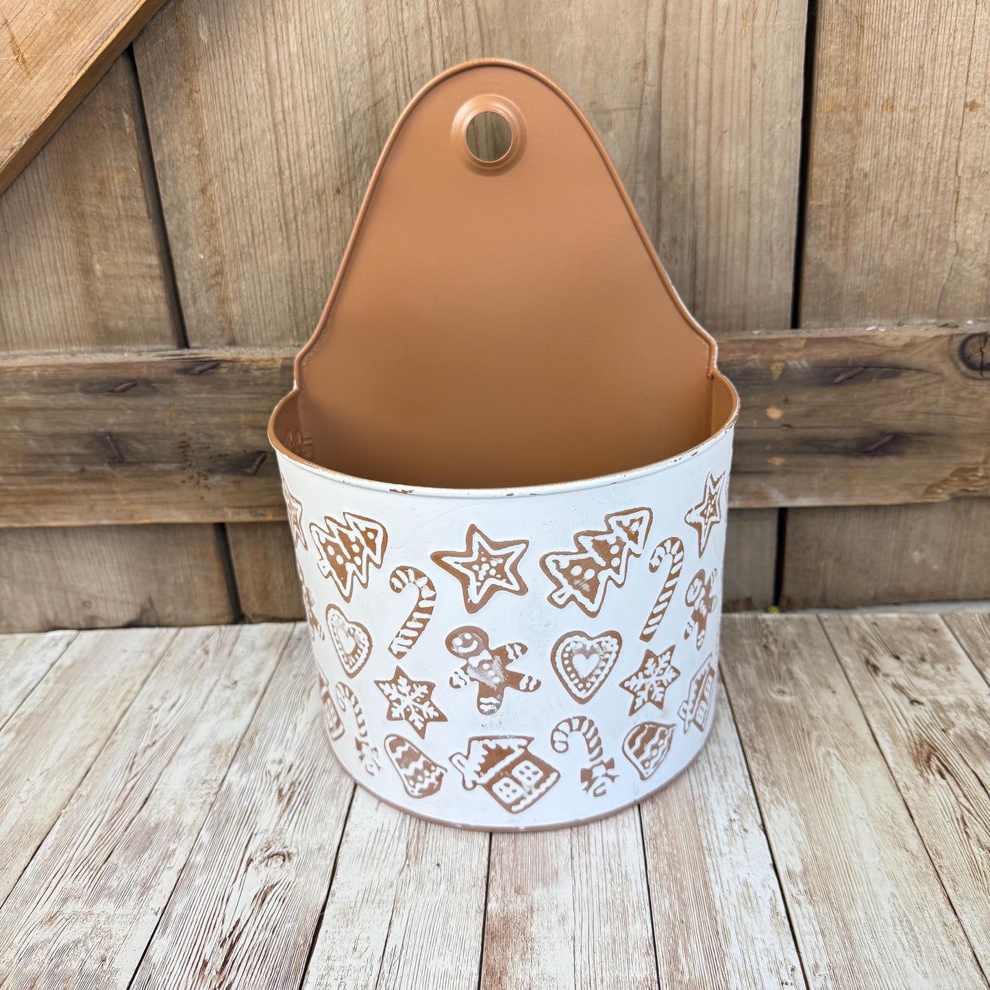 Gingerbread Christmas Wall Pocket Kit: DIY Holiday Decor