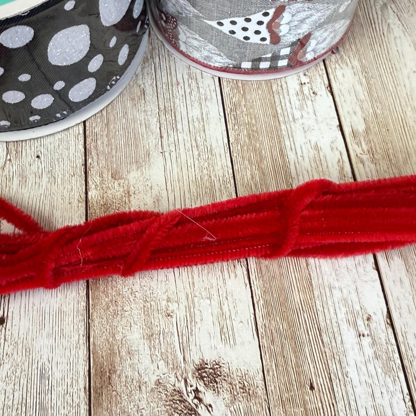Holiday Wreath Kit, Thin Christmas Gnome Wreath Kit, Do It Yourself Christmas Wreath Kit, Red and Silver Gnome Ribbon Mesh and Sign Bundle