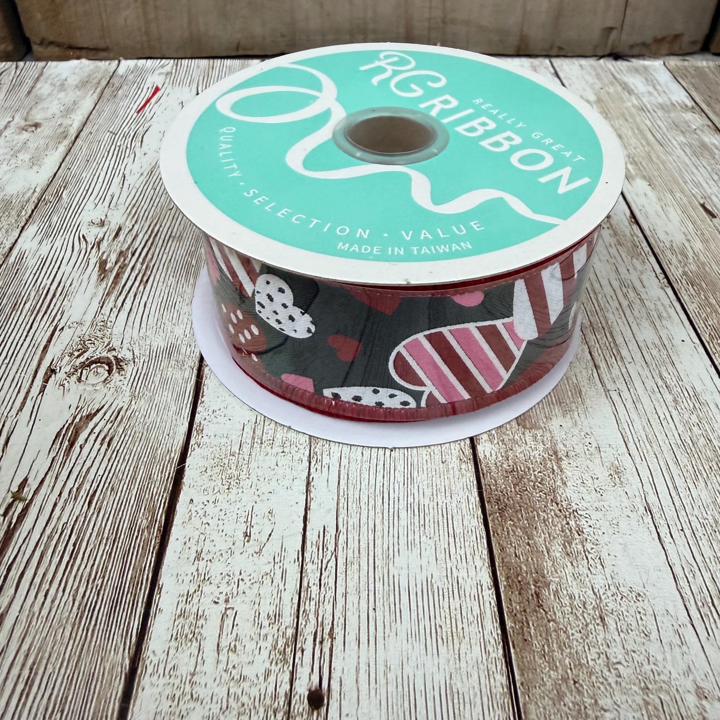 Large Valentine Wreath KIT WITH VIDEO, Pink Leopard Heart Wreath Kit, Do It Yourself Wreath Kit, Valentine’s Day Pink Red Ribbon Mesh Sign