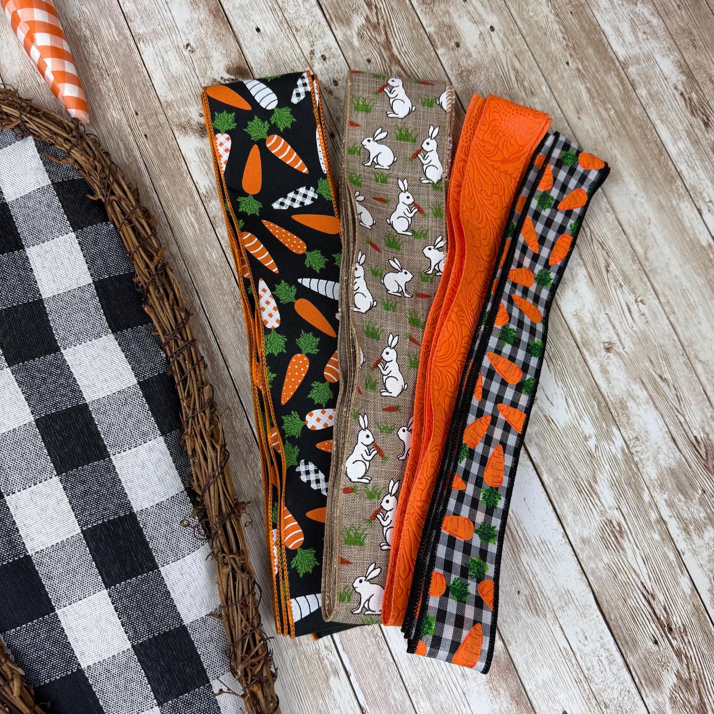 Carrot Grapevine Kit WITH VIDEO, Easter Door Hanger Kit, Easter DIY Wall Decoration, Black White Checkered Carrot Shaped Grapevine Bundle