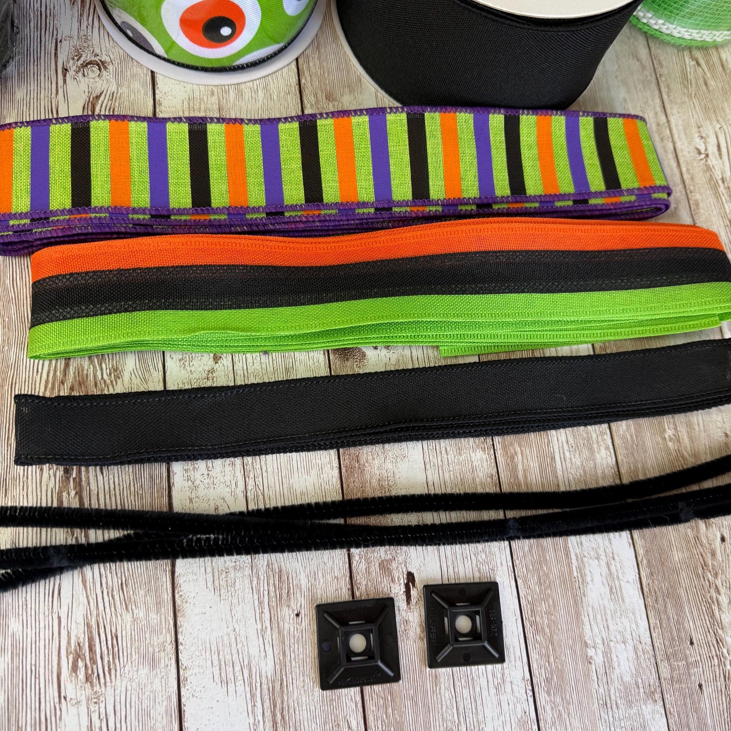 Welcome Eyeballs Halloween Wreath Kit, Large Halloween Wreath Kit, DIY Halloween Wreath Kit, Green Black Halloween Ribbon Mesh Sign Bundle