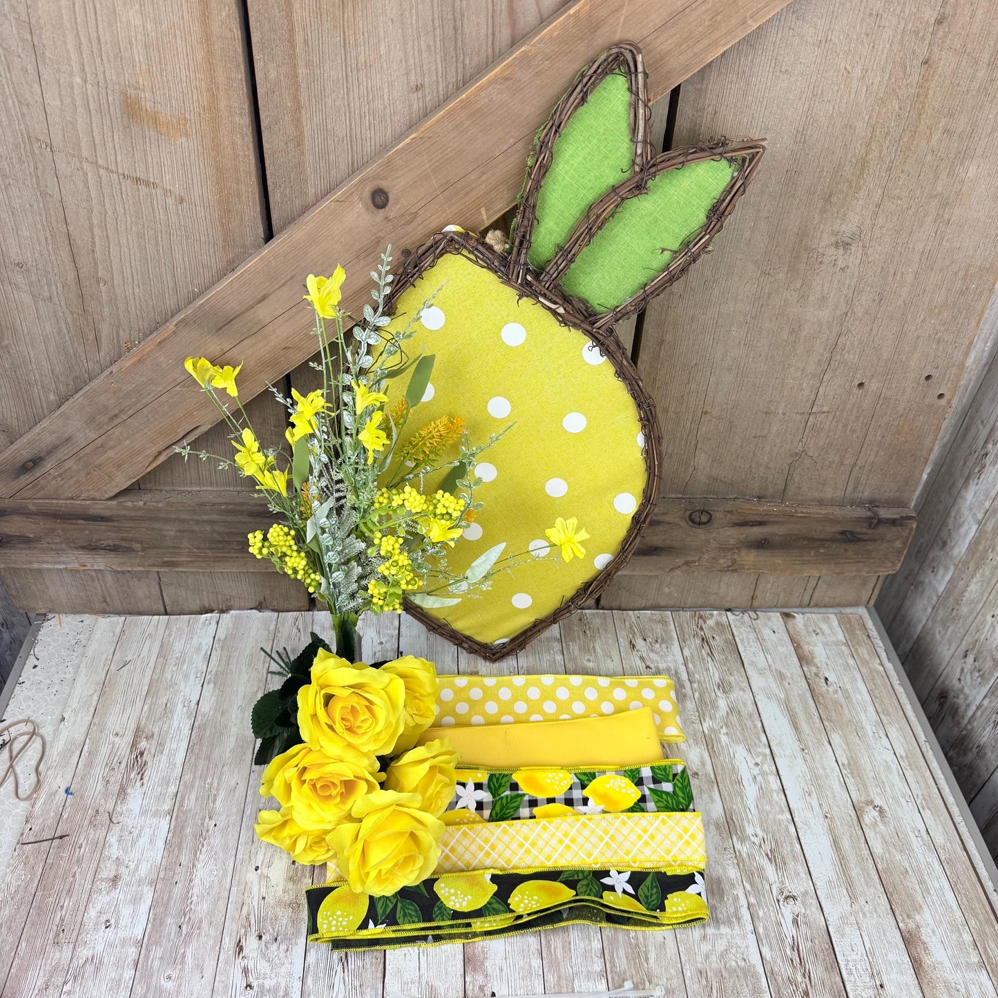 Lemon Grapevine Kit WITH VIDEO, Spring Door Hanger Kit, Summer DIY Wall Decoration, Yellow Polka Dot  Grapevine Bundle with Black and White