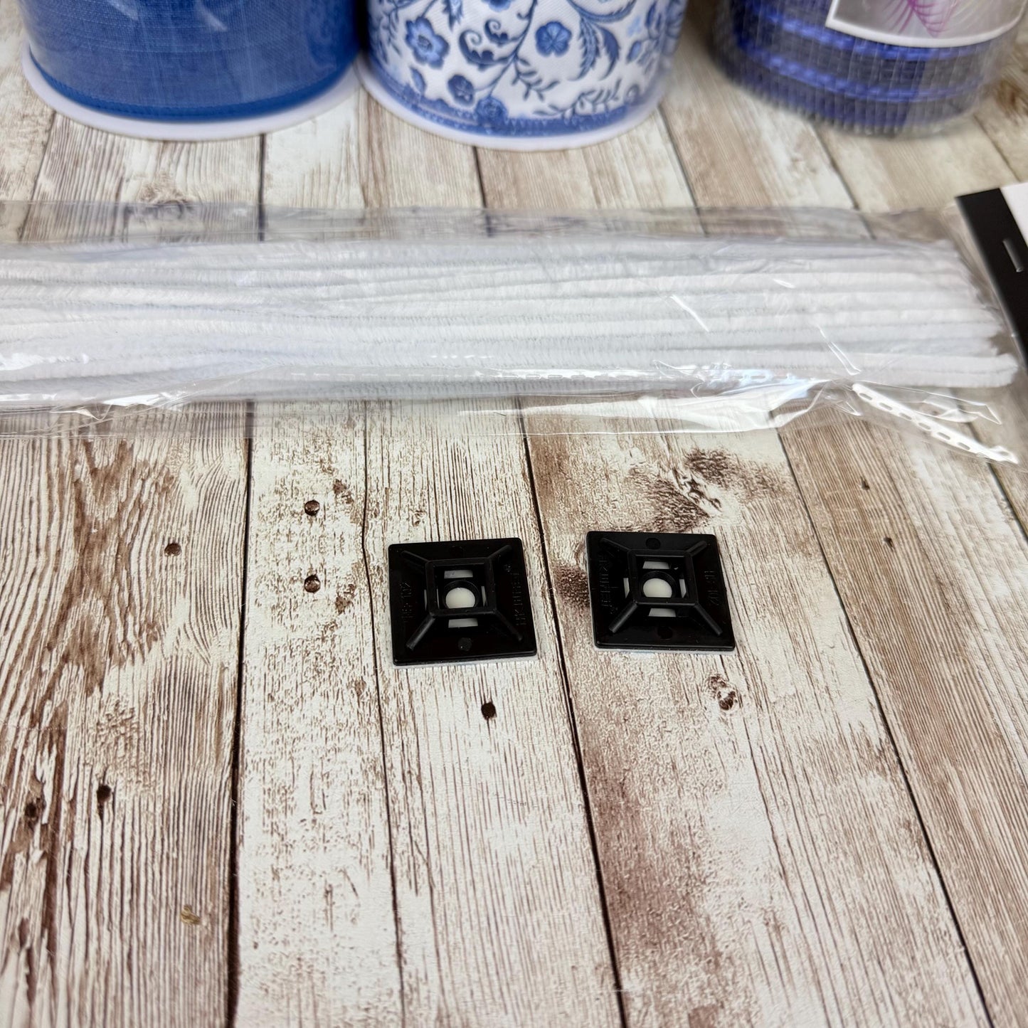 Chinoiserie Butterfly Thin Wreath Kit, DIY Mesh Wreath Kit, Do It Yourself Everyday Door Decor, Blue and White Chinoiserie Spring Front Door