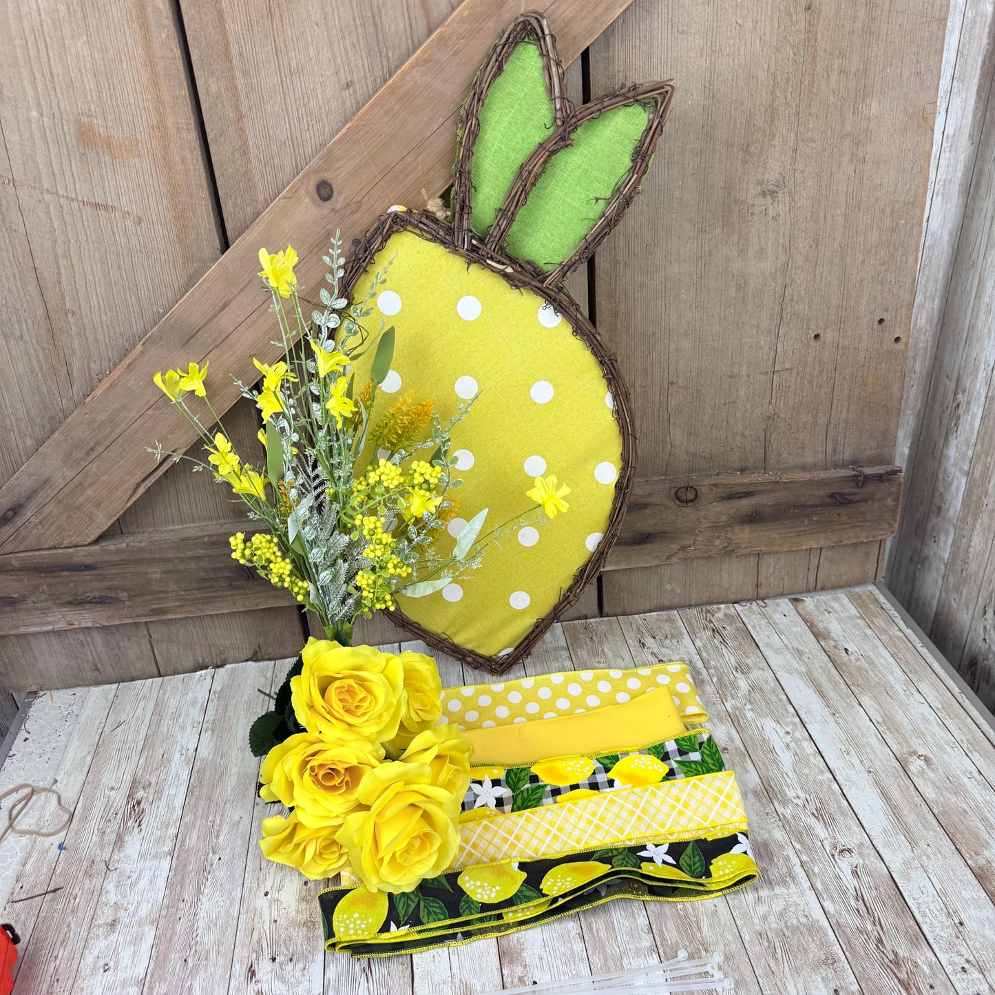 Lemon Grapevine Kit WITH VIDEO, Spring Door Hanger Kit, Summer DIY Wall Decoration, Yellow Polka Dot  Grapevine Bundle with Black and White