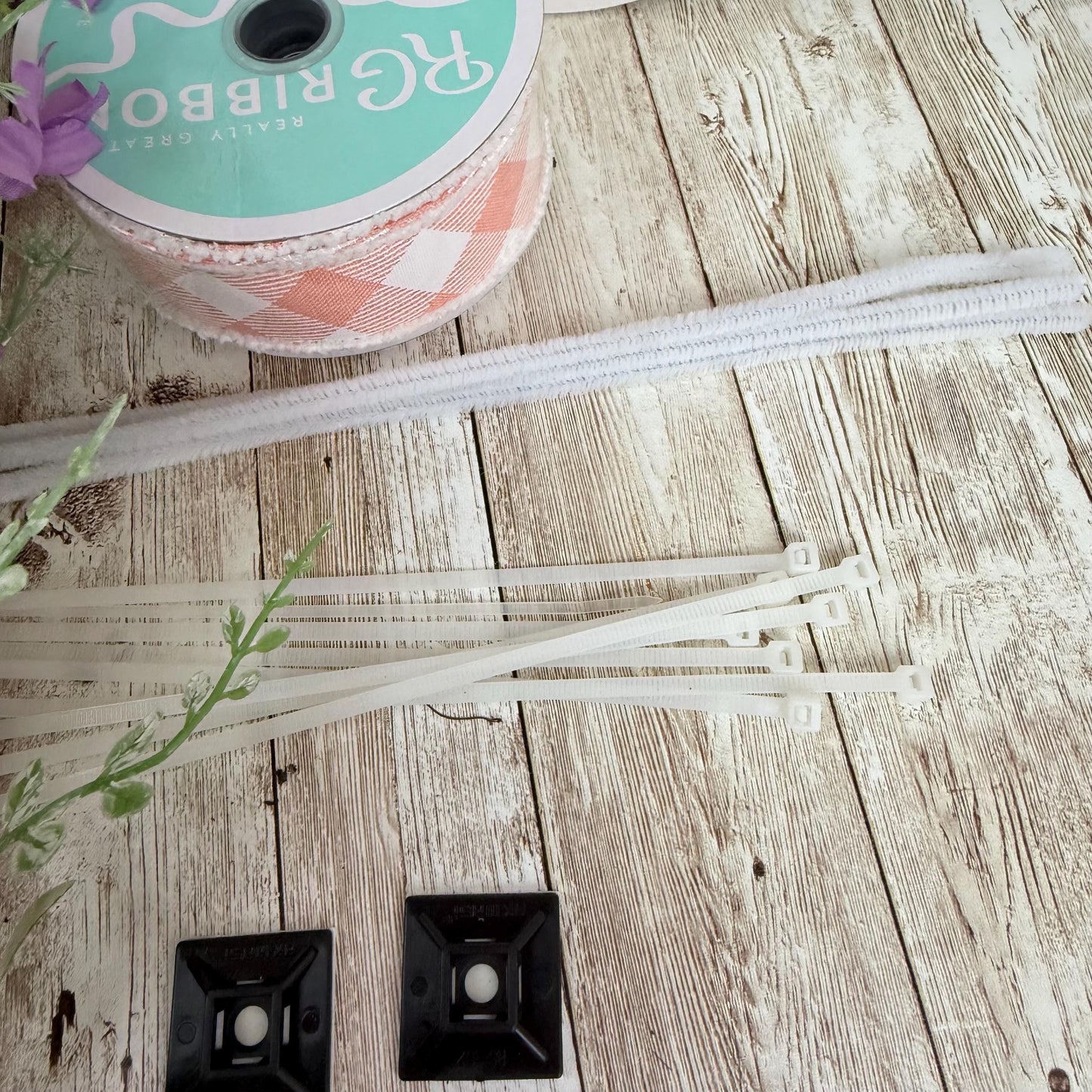 Beginner Grapevine Kit WITH VIDEO, Love Grows Here Floral Wreath Kit, Spring Easy DIY Wall Decoration, Grapevine Floral and Ribbon Bundle
